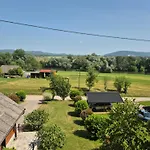 Relax House Kolpa View Podzemelj