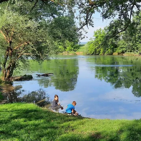 Сasa de vacaciones Relax House Kolpa View Podzemelj