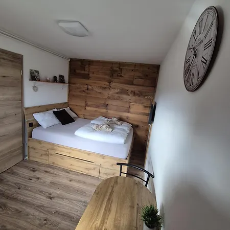 Relax House Kolpa View Podzemelj בית נופש