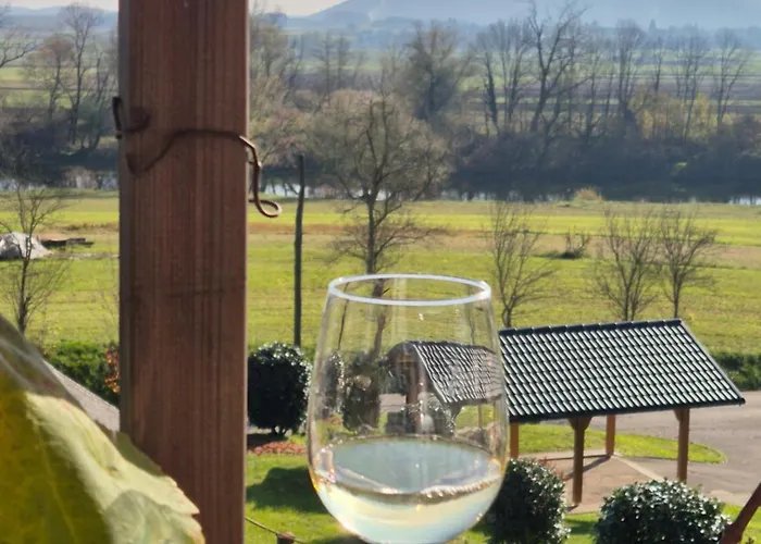 Relax House Kolpa View Podzemelj 펜션 Gradac