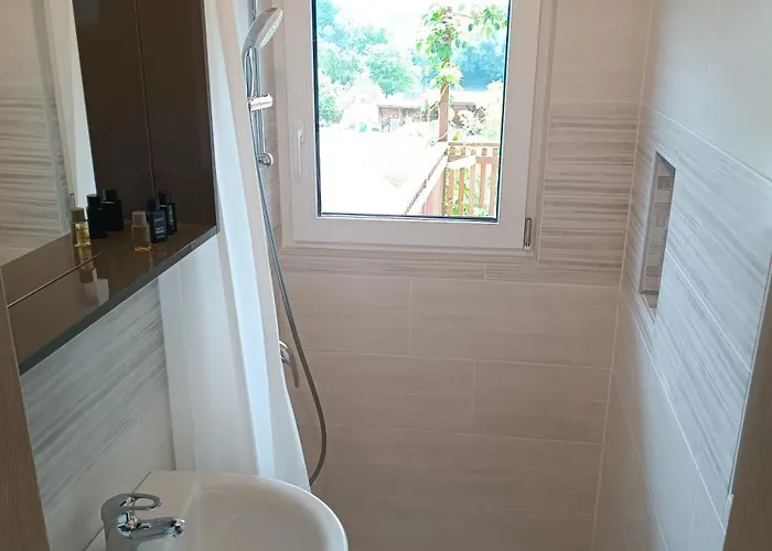 Relax House Kolpa View Podzemelj 펜션 Gradac